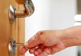 Lock Locksmith Tech Sammamish, WA 425-749-3864 logo-image - 24-hour-emergency-locksmith