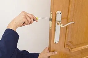 Lock Locksmith Tech Sammamish, WA 425-749-3864 - lock-changing